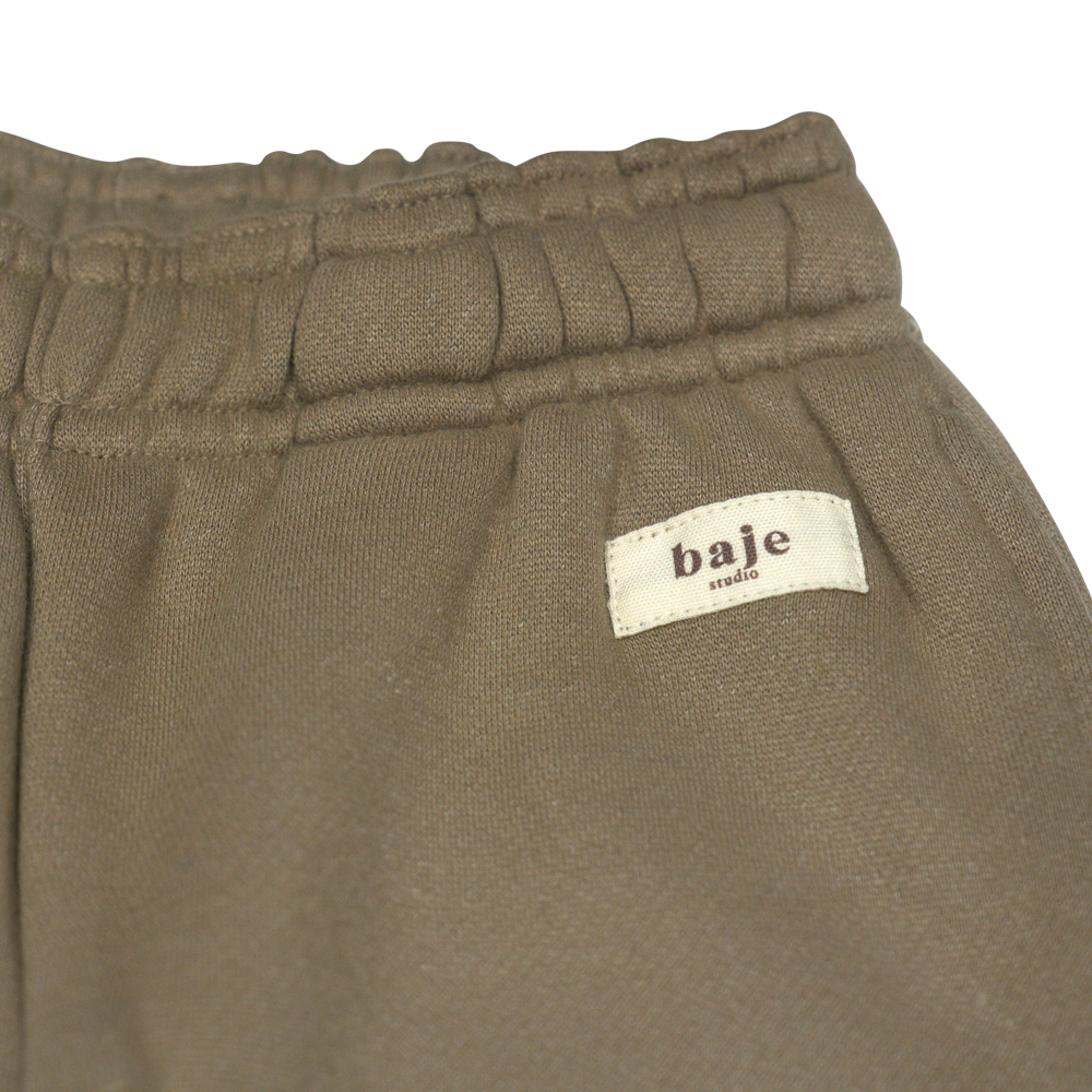 
                      
                        Kew pants | taupe
                      
                    