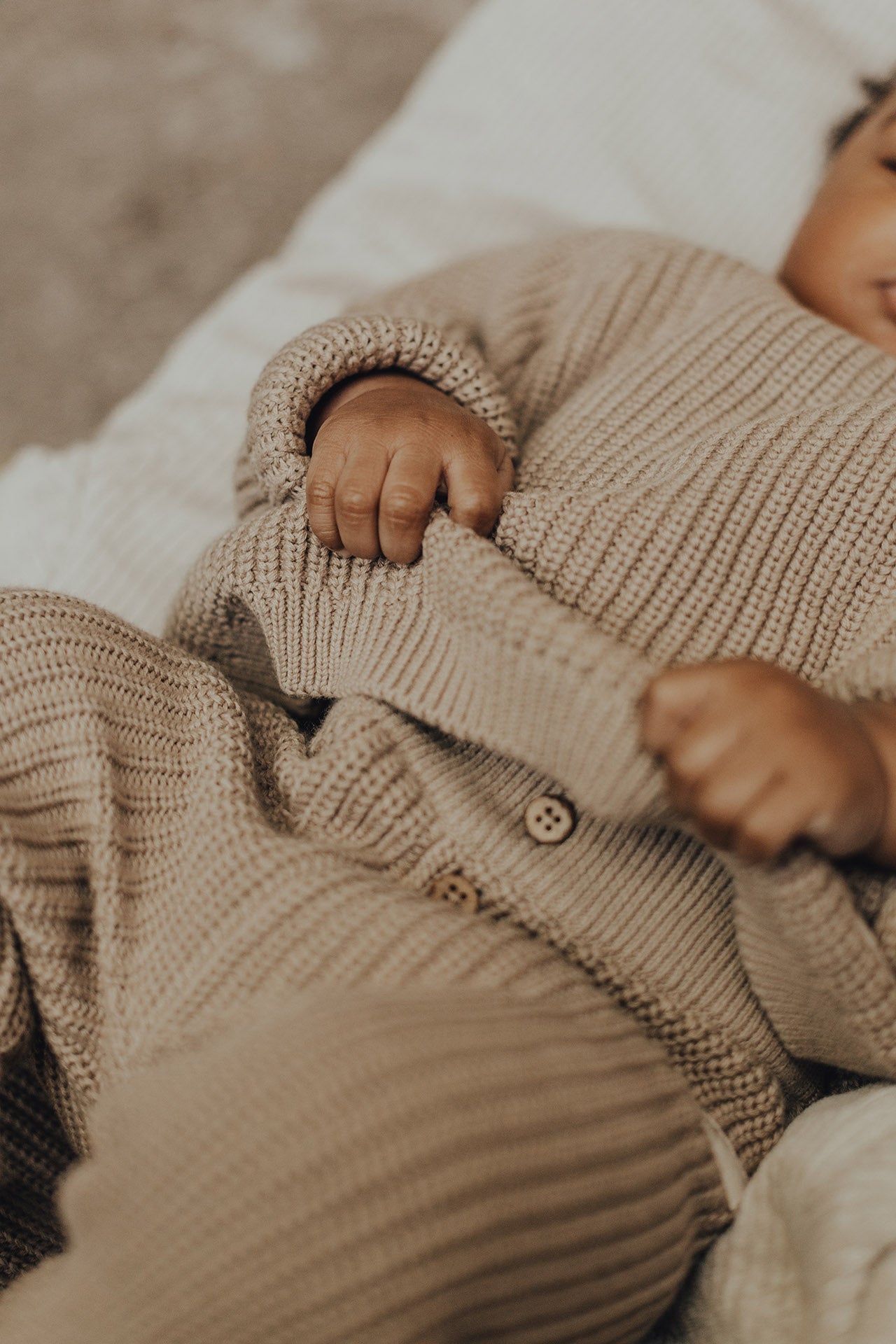 Load image into Gallery viewer, Cove sweater newborn | taupe
