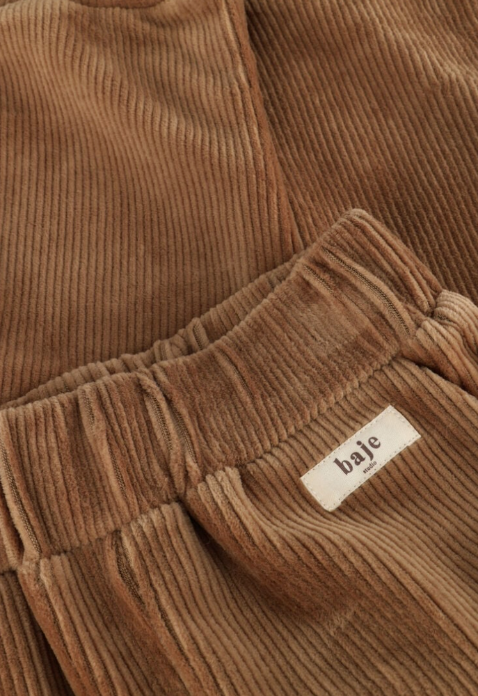 
                      
                        Woolwich pants | taupe
                      
                    